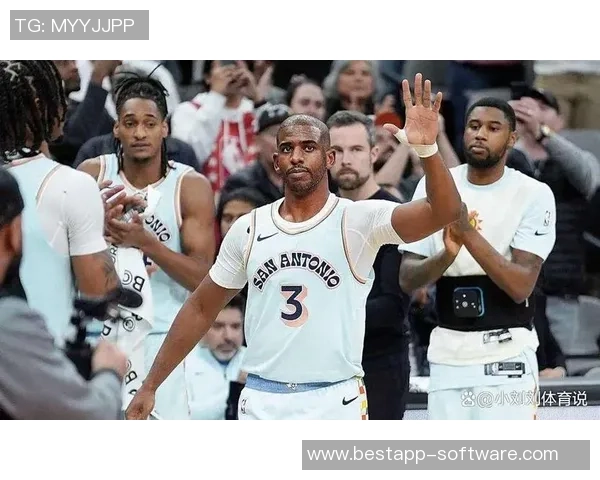 足球明星保罗的传奇人生与职业生涯全解析